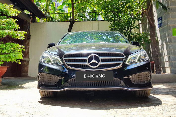 Với giá rao 1,63 tỷ đồng, chiếc xe Mercedes E400 AMG 2013 trong bài viết này - người mua hoàn toàn có thể mặc cả tiếp với giá bán đề xuất rẻ hơ. Như vậy, chiếc xe có thể mất giá gần 2 tỷ đồng sau 5 năm sử dụng.