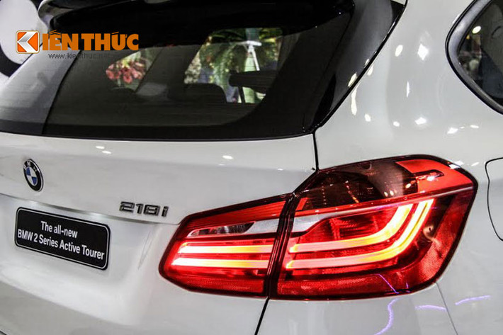 Ngoại thất của xe với hệ thống đèn LED kiểu dáng quen thuộc.