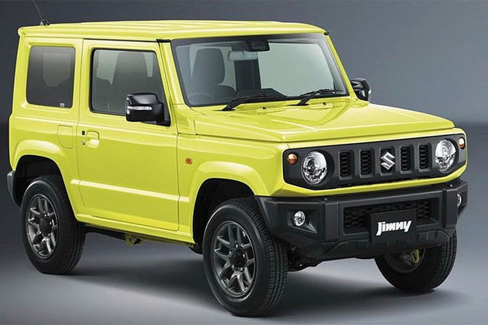 Tại thị trường Nhật Bản, Jimny 2019 còn có màu trắng Pure White Pearl Shade hoặc và Kinetic Yellow đi kèm nóc cũng như nắp capô màu đen. Thiết kế gầm xe cao, cụm đèn pha tròn cùng lưới tản nhiệt được phủ sơn màu đen cách nhiệt cùng logo chữ “S” đính ở chính giữa. Phần đuôi phía sau được trang bị một bánh xe dự phòng gắn trên nắp ca-pô sau.
