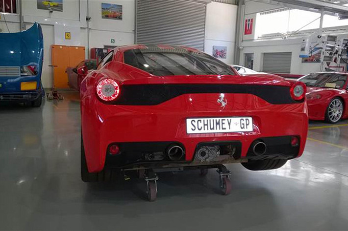 Hiện tại, mức giá khởi điểm để đấu giá siêu xe này đã lên đến 70 nghìn Euro (khoảng 1,7 tỷ đồng). Tại thị trường nước ngoài, một chiếc Ferrari 458 Speciale mới có giá bán vào khoảng 298 nghìn USD, tương đương gần 7 tỷ đồng.