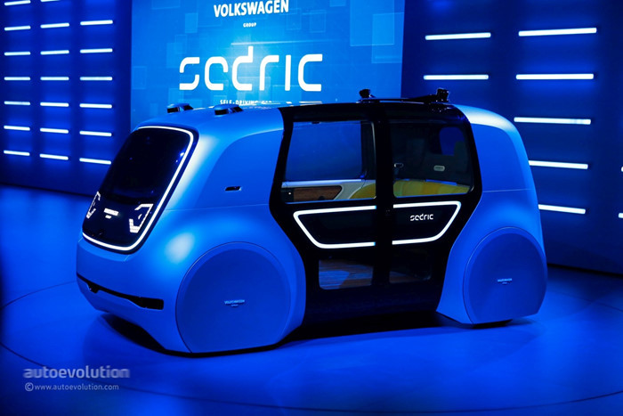 Khi vừa ra mắt, bản concept Volkswagen Sedric ngay lập tức trở thành tâm điểm công nghệ của triển lãm Geneva 2017. Đây được coi là 1 mẫu xe concept tự lái ở chế độ tự động cao nhất cho tới nay được giới thiệu, đồng thời thể hiện tầm nhìn chiến lược với tương lai của tập đoàn xe hơi lớn nhất nước Đức Volkswagen (VW).