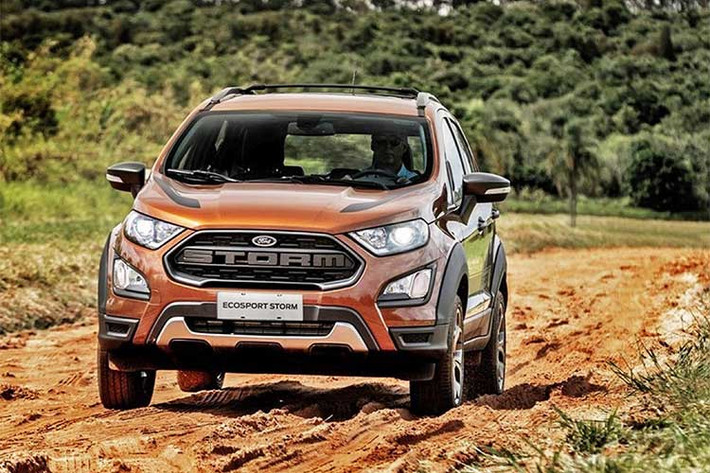 Hãng xe Mỹ vừa chính thức giới thiệu phiên bản mới mâng tên Ford EcoSport Storm 2018 tại thị trường Nam Mỹ, cụ thể là tại Brazil, đồng thời bắt đầu cho khách đặt trước chiếc xe. Về cơ bản, EcoSport Storm mới chính là phiên bản thương mại của mẫu concept cùng tên đã ra mắt tại triển lãm Sao Paolo hồi năm 2014.