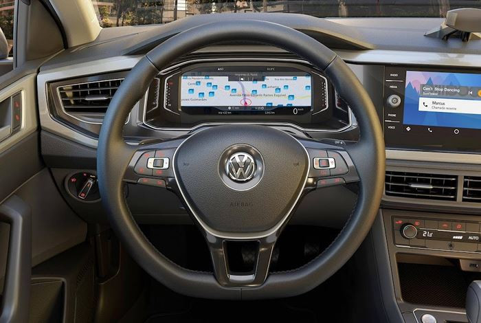 Có cách hoạt động tương tự như bảng đồng hồ Virtual Cockpit của Audi, trang bị này sẽ thay thế bảng đồng hồ truyền thống bằng một màn hình kích thước lên tới 10,25 inch với khả năng thay đổi giao diện linh hoạt, cung cấp đầy đủ các thông tin cho người lái và khiến họ ít bị xao nhãng hơn khi lái xe.