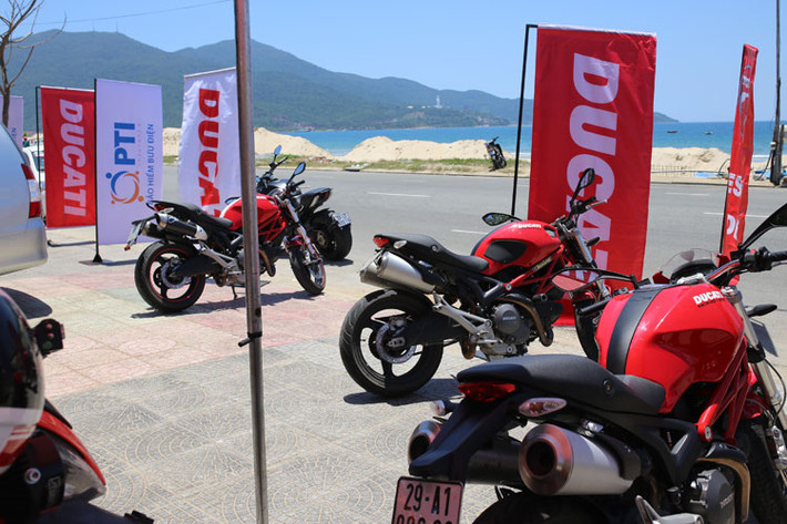 Cùng với đại hội môtô lớn nhất cả nước đang diễn ra, chương trình lái thử xe Ducati là một trong những hoạt động thú vị của Đại hội môtô Đà Nẵng năm nay.