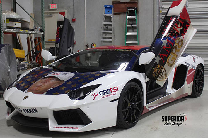 Được biết, đây cũng chính là "siêu bò" Aventador bản Donald Trump dành cho hành trình siêu xe lừng lẫy Gold Rush Rally 2016 diễn ra tại Mỹ.