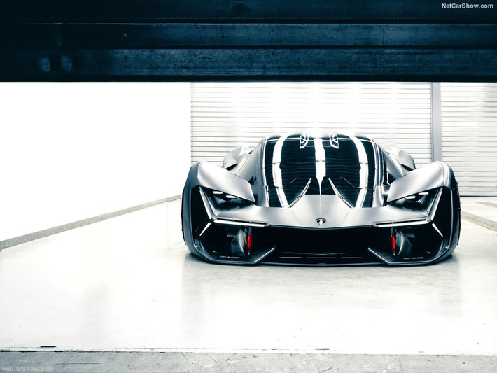Lamborghini thiết kế, sản xuất cấu trúc sợi carbon cho từng bộ phận của Terzo Millennio, tăng cường sự bền bỉ, cứng cáp và đưa công nghệ vật liệu nhẹ lên cấp độ tiếp theo.