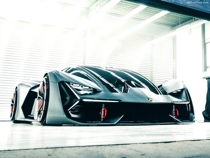 "Đây là cơ hội đặc biệt để hãng siêu xe Lamborghini luôn làm tốt nhất có thể: định nghĩa lại các khái niệm về siêu xe. Chúng tôi đang phát triển một chiếc concept thú vị và tiên tiến, lấy cảm hứng từ phương châm Lamborghini phải luôn tạo ra ước mơ cho thế hệ sau".