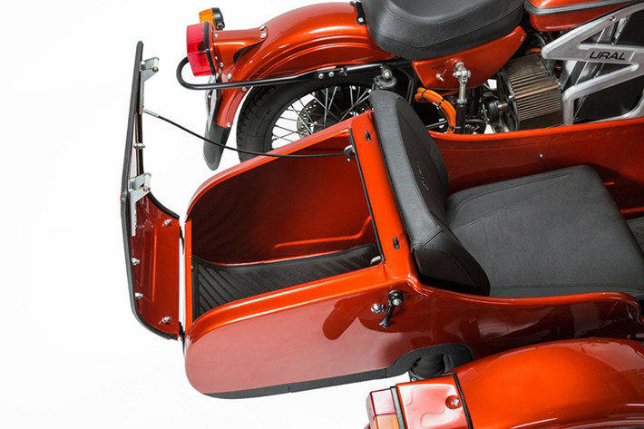 Khác với những chiếc Ural sidecar truyền thống, cung cấp sức mạnh cho xe không phải là động cơ đốt trong mà là mô-tơ điện không chổi than Z-Force 75-7 được cung cấp bởi Zero.