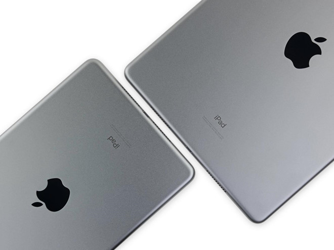 Nhìn bên ngoài, iPad mini đời 5 gần như không khác iPad mini 4. Ở phía sau, dấu hiệu nhận biết mini mới là tên phiên bản “A2133”.