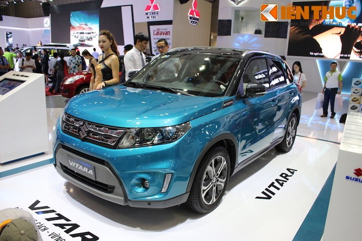 Phiên bản Vitara tại Việt Nam sử dụng động cơ 1.6 lít công suất 120 mã lực và mô-men xoắn cực đại 156 Nm, kết hợp cùng hộp số tự động 6 cấp. Tại Việt Nam, giá niêm yết chính hãng của Vitara thế hệ mới là 779 triệu đồng. Với mẫu xe này, Suzuki Việt Nam từng hy vọng rằng sẽ có thể bán ra được trên 100 xe mỗi tháng.