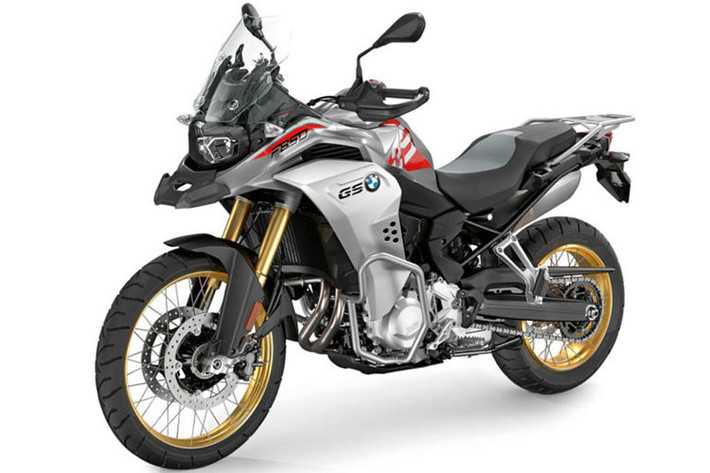 Mẫu xe môtô BMW F850GS Adventure 2019 được đanh giá là chiếc Adventure tầm trung hoàn toàn mới với rất nhiều nâng cấp và trang bị đáng giá so với mẫu F800GS cũ. Theo đó, ngoại hình xe được nâng cấp toàn diện với vẻ ngoài mới hiện đại hơn, nhưng vẫn giữ được vẻ bụi bặm và mạnh mẽ vốn có của dòng Adventure.