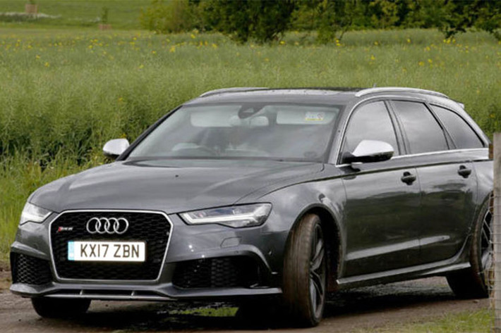 Chiếc xe sang Audi RS6 Avant đời 2017 được trang bị động cơ V8 tăng áp kép 4.0L công suất 552 mã lực, kết hợp hệ dẫn động 4 bánh, có vận tốc tối đa 249 km/h, hoặc 280 km/h với gói nâng cấp Dynamic Plus.