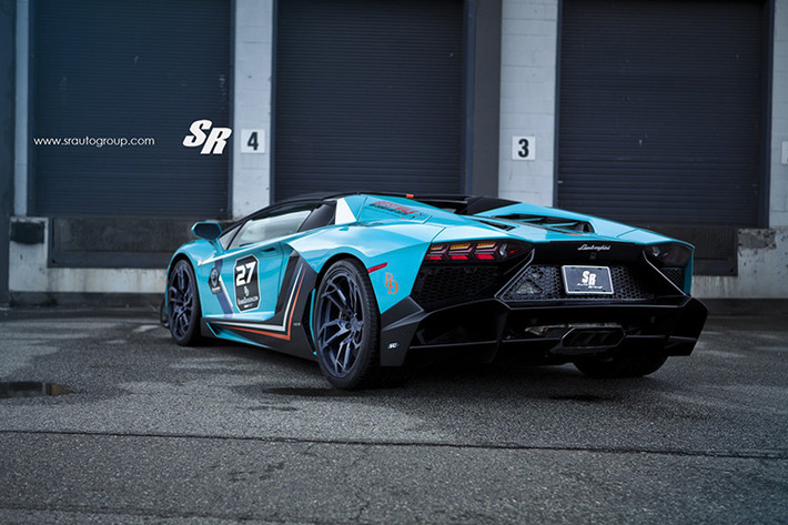 tất cả những lựa chọn này sẽ biến "siêu bò" Aventador thành một cục nam châm thu hút mọi sự chú ý trên đường.