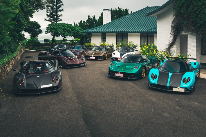 Trên "sàn diễn" của những chiếc Pagani tại Hồng Kông vừa qua không thể nào bỏ qua cái tên Pagani Zonda Fantasma Evo hay còn được gọi là "hồn ma". Cũng như Zonda Uno, siêu phẩm Pagani Zonda Fantasma Evo chỉ có 1 chiếc trên toàn thế giới.
