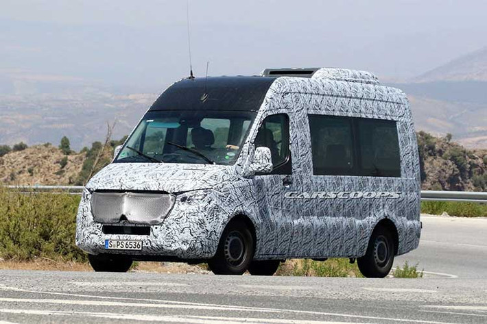 Mercedes-Benz Sprinter 2019 hoàn toàn mới sẽ vẫn được sản xuất tại Dusseldorf và Ludwigsfelde (Đức) cũng như một nhà máy mới ở North Charleston, South Carolina (Mỹ). Mercedes-Benz cũng cho biết, mẫu xe van Sprinter mới sẽ được bán vào mùa xuân năm sau.