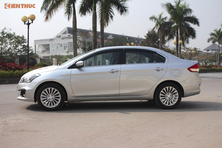 Bắt đầu bán tại thị trường Việt Nam từ đầu năm 2017 với hy vọng cạnh tranh Toyota Vios và Honda City, tuy nhiên Ciaz luôn nằm trong Top bán ế nhất tại thị trường ôtô Việt. Cũng theo báo cáo của VAMA, trong tháng 8, Suzuki chỉ bán được 85 chiếc Ciaz, doanh số cộng dồn tính từ đầu năm chỉ đạt 198 chiếc - thua xa so với các đối thủ.