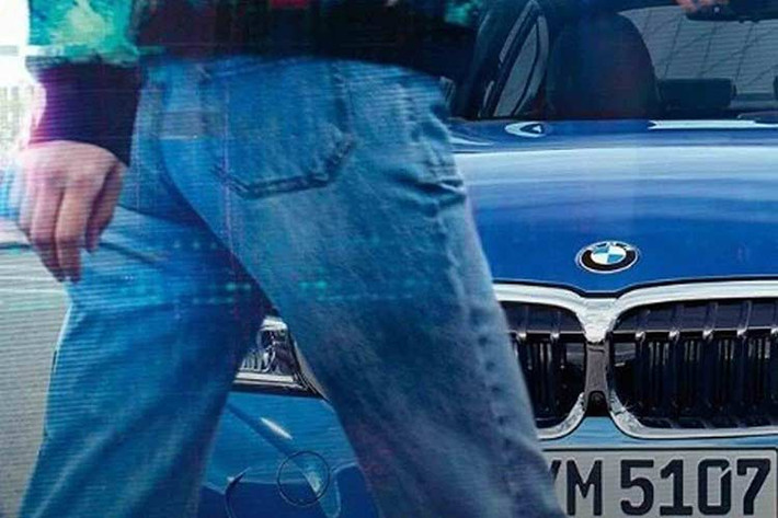 3-Series vốn là một dòng sedan chủ lực và bán chạy nhất của thương hiệu BMW. Trước khi ra mắt mẫu BMW 3-Series hoàn toàn mới, hãng xe đình đám Đức đã “nhá hàng” nhiều hình ảnh phiên bản M340i.