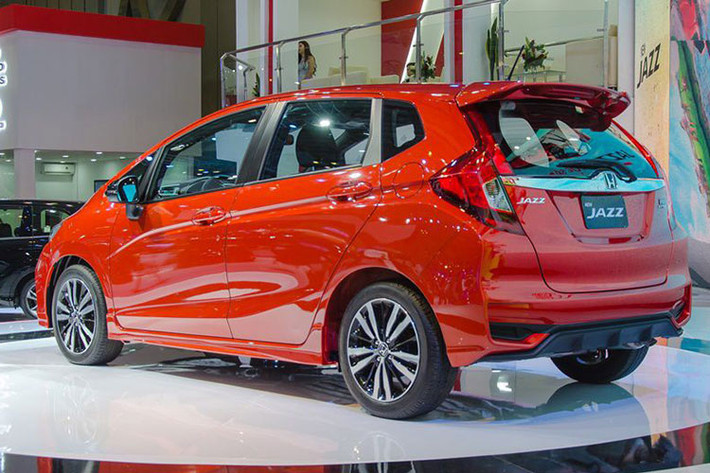 Mẫu xe ôtô Honda Jazz đã được giới thiệu từ năm 2001 tại các thị trường lớn trên thế giới bao gồm Nhật Bản, Mỹ, Châu Âu, Thái Lan, Trung Quốc… với doanh số toàn cầu đạt hơn 6 triệu xe tính đến hết tháng 5/2017 và nhận được sự đánh giá cao của khách hàng trên toàn thế giới.