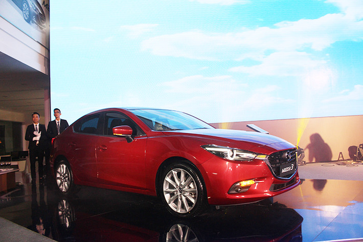 Ngày 16/05/2017 tại Hà Nội, Công ty CP Ôtô Trường Hải (THACO) chính thức giới thiệu Mazda3 phiên bản 2017. Được biết, Việt Nam là một trong những thị trường đầu tiên trong khu vực Đông Nam Á được tập đoàn Mazda Nhật Bản lựa chọn ra mắt sản phẩm mới này.