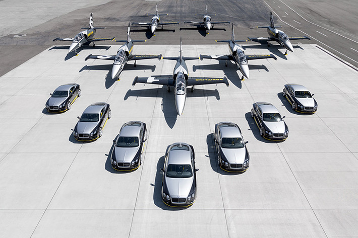 Bentley Continental GT Speed Breitling Jet ra đời nhằm tôn vinh đội bay biểu diễn luôn nổi tiếng về độ chính xác, tốc độ và sự táo bạo có tên Breitling JETS đến từ cộng hòa Séc.