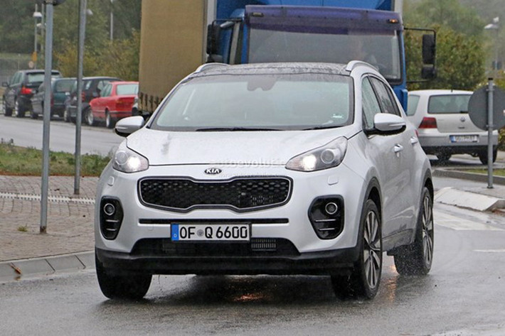 Kia Sportage 2016 vừa bất ngờ lăn bánh. Nhưng cũng giống như mọi lần trước đó, các thông số kỹ thuật của xe đều không được công bố.