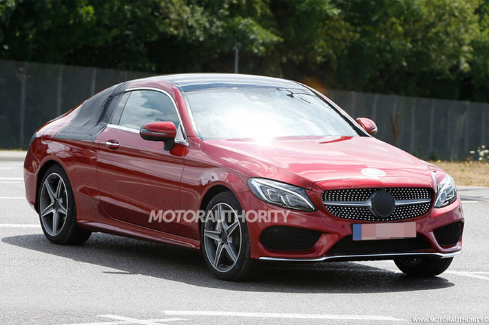 Tiếp theo là C400 với động cơ V6. Bản thể thao C450 AMG với sức mạnh tối đa 362 mã lực là một lựa chọn khá hợp lý nhưng nếu muốn thực sự tận hưởng tốc độ với dòng C-Class.