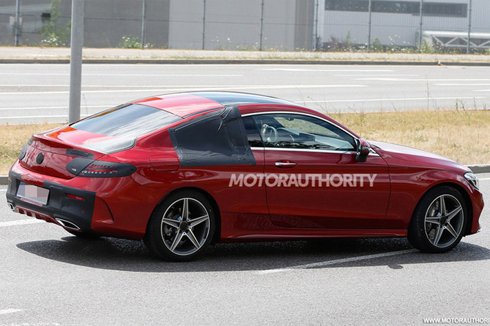 Tuy nhiên về cơ bản thì C-Class Coupe phiên bản mới đã có nhiều cải tiến so với người tiền nhiệm của mình.