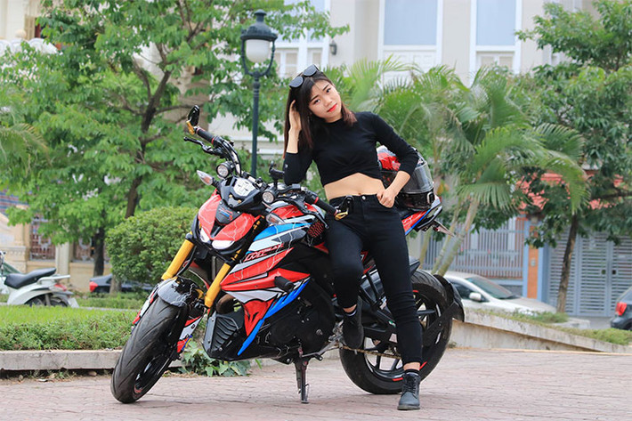 Từng xuất hiện tại các nước trong khu vực với tên gọi M-Slaz và Xabr2 150, mẫu xe môtô Yamaha TFX 150 đã chính thức vào thị trường Việt Nam từ năm 2016. Với thiết kế ấn tượng mang hơi hướng streetfighter cùng động cơ chia sẻ chung với dòng sportbike Yamaha R15, mẫu xe này đã nhanh chóng được các biker trẻ ưa chuộng.