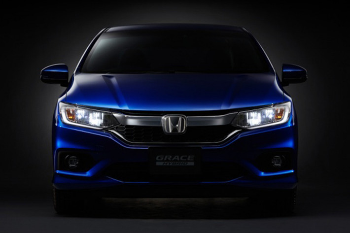 Không giống như các thị trường khác từng được ra mắt thời gian qua, Honda đặt tên cho chiếc City tại Nhật Bản là Grace, đi kèm nhiều trang thiết bị tiện nghi "xịn" hơn hẳn. Mẫu xe Honda City đời mới chuẩn bị được ra mắt tại thị trường nội địa Nhật Bản trong tháng 7 tới đây.