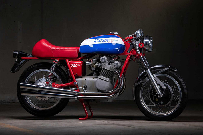 Vào ngày 9/2 tới đây, bộ sưu tập với số lượng 90 xe MV Agusta này sẽ được đưa ra bán đấu giá tại Paris. Mức giá dự kiến cho mỗi mẫu xe trong bộ sưu tập này nằm trong khoảng từ 3.000 EUR cho đến 250.000 EUR, tương đương 80 triệu đồng cho đến 6,6 tỷ đồng.