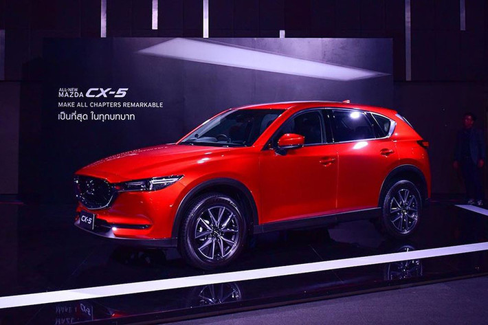 Trang bị an toàn trên Mazda CX-5 thế hệ mới cũng được đánh giá cao như hệ thống cảnh báo điểm mù, hỗ trợ phanh thông minh. Ngoài ra, các phiên bản cao cấp còn hỗ trợ tính năng giám sát làn đường, màn hình hiển thị HUD. Tại thị trường Thái Lan, có 5 phiên bản của CX-5 mới với các mức trang bị tiện nghi khác nhau, nhưng chỉ có 2 lựa chọn động cơ (máy xăng 2.0 và máy dầu 2.2), dẫn động 2 bánh trước hoặc 4 bánh.