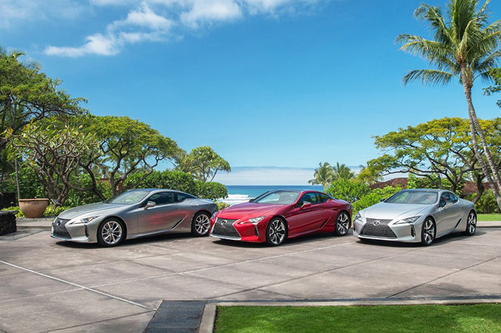Thương hiệu Lexus vừa công bố một đoạn video quảng bá khá hấp dẫn. Trong đó hãng xe này khẳng định rằng mẫu xe coupe Lexus LC 500 2018 có tỷ lệ cân bằng trọng lượng hoàn hảo, giúp đem đến một cảm giác lái hoàn hảo nhất từ trước đến nay.