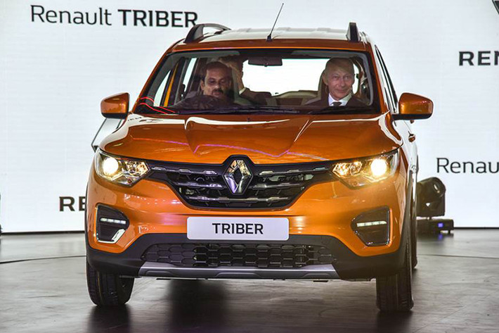Theo hãng Renault, Triber 2019 nhắm đến đối tượng khách hàng trẻ tuổi, những người muốn sở hữu một chiếc MPV có thiết kế hiện đại, nội thất rộng rãi và giá bán hợp túi tiền. Đồng thời, Triber 2019 còn là mẫu MPV thứ hai của thương hiệu Renault tại thị trường Ấn Độ, sau đàn anh Lodgy bán khá chậm.