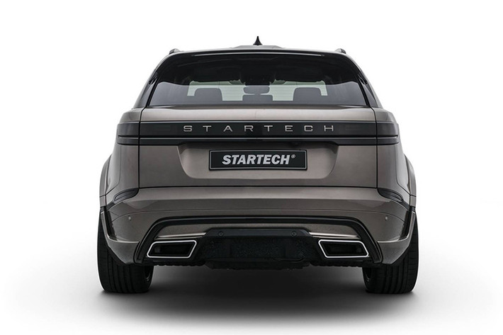 Về phần đuôi xe, hãng độ Startech cũng đã thay thế toàn bộ những mảng ốp phía sau, đồng thời thêm bộ phận khuếch tán không khí dưới cản sau, tích hợp cả ống xả tạo thành một khối liền lạc, cứng cáp hơn.