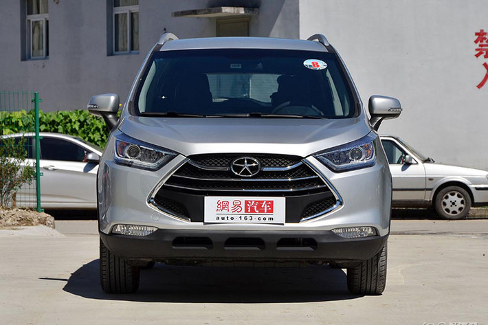 Mẫu JAC Refine S2 được nhiều người cho là SUV nhái Mercedes GLA từng ra mắt vào tháng 4 tại triển lãm ôtô Thượng Hải và trong tháng 8 này sẽ có mặt trên thị trường.