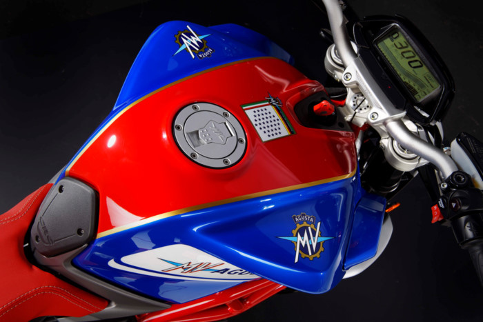Khối động cơ 3 xi-lanh DOHC của xe đã được MV Agusta sửa đổi khá nhiều nhằm tăng sức mạnh và giảm độ ồn/rung, với các cải tiến như nắp quy-lát, trục cam, trục cân bằng và mô-tơ đề mới. Toàn bộ hộp số của xe cũng được nâng cấp với côn dầu, khả năng chuyển số nhanh và hỗ trợ ly hợp chống khóa bánh. Động cơ này có công suất 140 mã lực/86 Nm.
