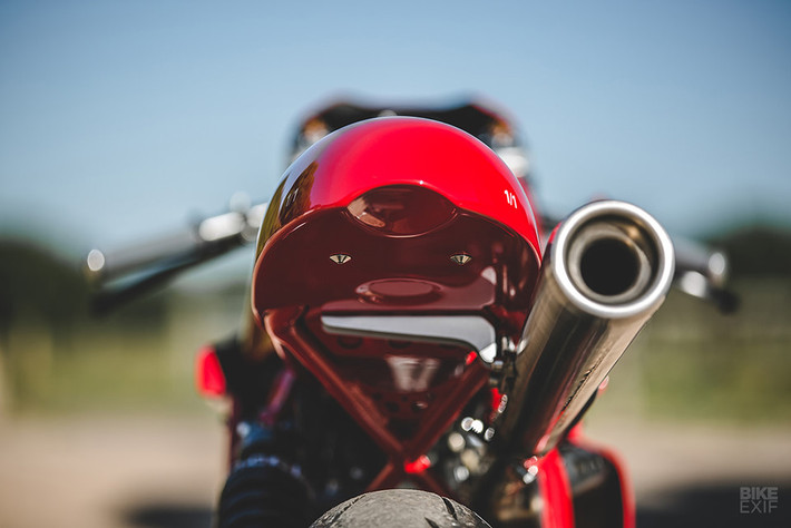 Công việc bắt đầu với chiếc Ducati Scrambler 803 cc của một khách hàng dễ tính. “Chúng tôi được tự do thực hiện dự án này. Đây là cơ hội để thể hiện đúng cá tính riêng của chúng tôi”, Calum nói.