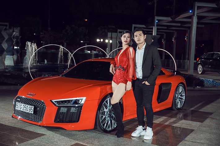 Gia nhập thị trường Việt Nam từ năm 2007, Audi mang tới những mẫu xe sang trọng, tinh tế và thể thao phiên bản mới nhất. Tất cả các mẫu xe Audi đều sử dụng động cơ mạnh mẽ cung cấp mô men xoắn cao kết hợp với cấu trúc thân xe siêu nhẹ cho cảm giác lái thoải mái và mức tiêu thụ nhiên liệu hiệu quả.