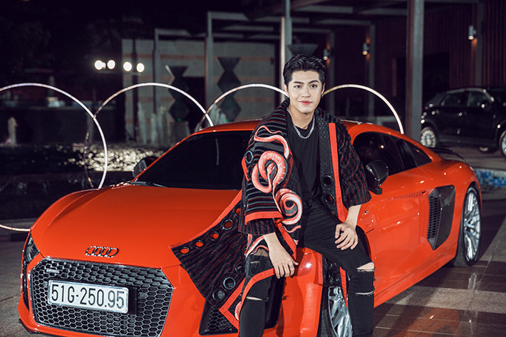 Thương hiệu Audi tại Việt Nam đã và đang tiếp tục phát triển, tăng trưởng liên tục lớn mạnh trong suốt 10 năm qua. Bên cạnh đó, Audi cũng là thương hiệu xe sang dẫn đầu trên toàn thế giới với hệ dẫn động bốn bánh toàn thời gian quattro và Việt Nam chính là vùng đất của quattro.