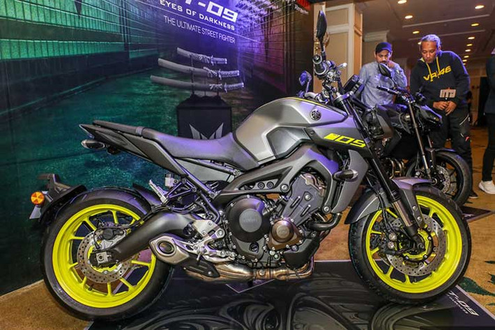 Yamaha MT-09 bản nâng cấp cho năm 2018 không có nhiều thay đổi so với phiên bản tiền nhiệm,Xe có chiều dài 2.075 mm, rộng 815 mm và cao 1.120mm. Chiều dài cơ sở 1.440 mm và trọng lượng 193 kg. Chiều cao yên xe giảm 5 mm, ở mức 820 mm tính từ mặt đất.