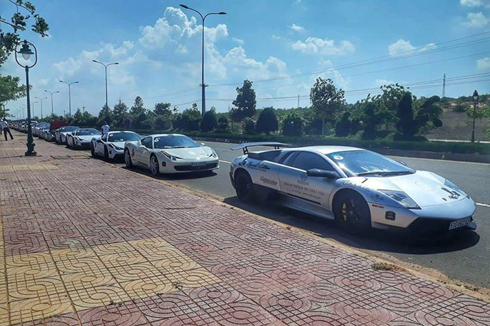 Hành trình siêu xe của ông chủ cà phê Trung Nguyên - Đặng Lê Nguyên Vũ lần này được xem là hành trình thứ hai tại Việt Nam trong năm 2018. Trước đó là hành trình siêu xe Car & Passion do Cường Đô la khởi xướng diễn ra hồi đầu năm đã gây sự chú ý của những tín đồ mê xe Việt.