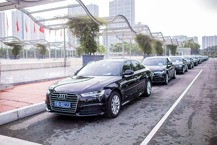 Tại Việt Nam, các thế hệ động cơ của những chiếc xe sang Audi được biết đến với dải mô-men xoắn cao, công suất hiệu quả cùng mức tiêu thụ nhiên liệu thấp. Các mẫu xe Audi được thiết kế nhẹ kết hợp tối ưu hóa vật liệu để đảm bảo khung xe chắc chắn, an toàn và nhanh nhẹn giúp mang lại cảm giác lái đầy hứng khởi.