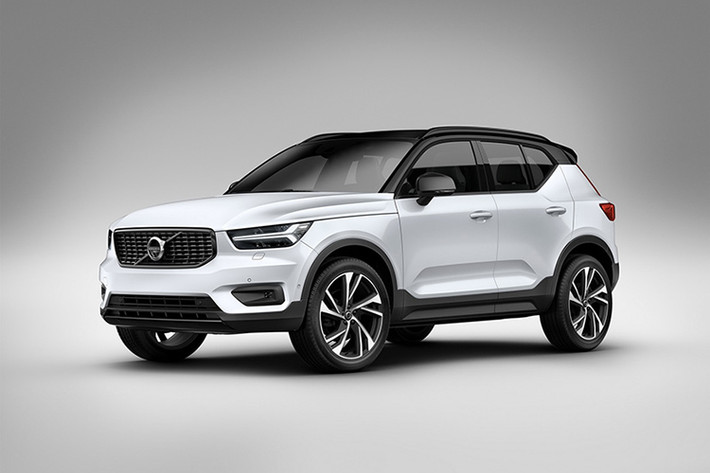 Mẫu xe Volvo XC40 là mẫu SUV nhỏ nhất của Volvo, dưới phân khúc của XC60 và XC90. Xe cũng được thiết kế theo phong cách mới của Volvo giống như 2 “đàn anh”. Nhưng dù chỉ là một mẫu SUV nhỏ, XC40 lại được trang bị nhiều tính năng đáng chú ý nhất trong phân khúc.
