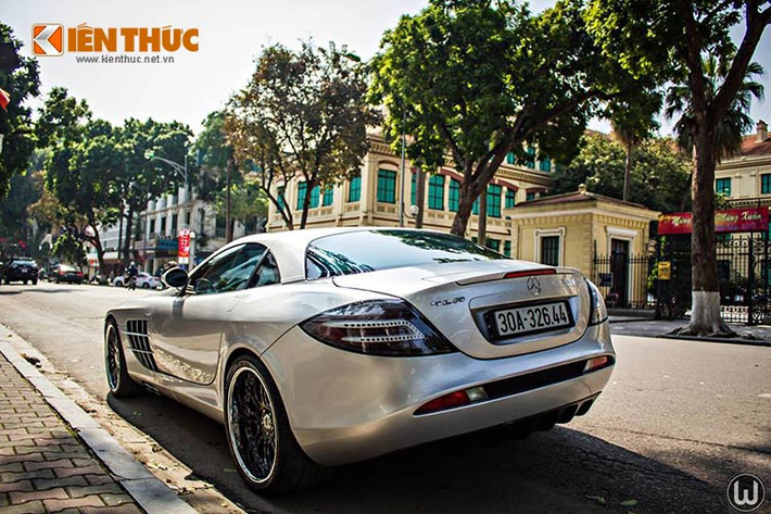 Xuất hiện lần đầu tiên trên thế giới tại triển lãm xe Frankfurt (Đức). Siêu xe này là sản phẩm của sự kết hợp hài hòa giữa những đường nét sang trọng từ Mercedes-Benz và sự mạnh mẽ trong thiết kế của McLaren.