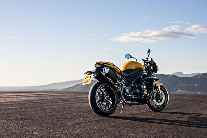 Nó được tạo ra dựa trên Speed Triple đời 2015 nhưng lại sở hữu những đường nét của những chiếc Speed Triple đời đầu tiên.