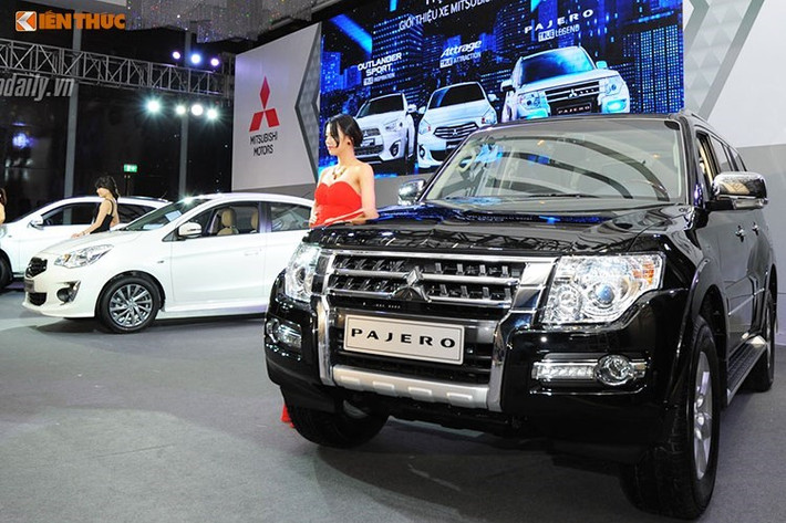 Mẫu xe đắt nhất của Mitsubishi Việt Nam là Pajero hiện cũng có mức giảm gía lên đến 164 triệu đồng và mức giá bán ra hiện chỉ còn 1,956 tỷ đồng.