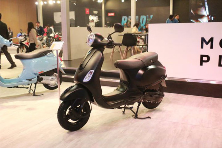 Vespa Notte 125 mới được trang bị khối động cơ 3 van, xylanh đơn, dung tích 125cc, làm mát bằng gió, sản sinh công suất 9,5 mã lực tại tua máy 7.500 vòng/phút và mômen xoắn cực đại 9,9 Nm tại tua máy 6.000 vòng/phút. Đi kèm là hộp số CVT truyền động đến bánh sau.