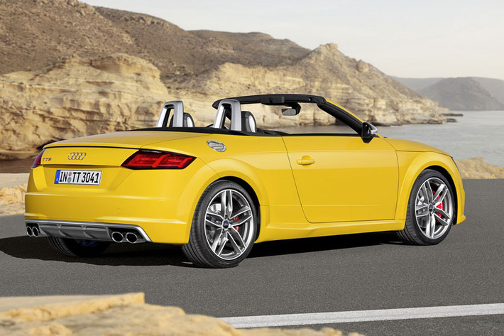 Với những điều kể trên, chắc chắn rằng Audi TT RS sẽ đem lại trải nghiệm lái phấn khích hơn nhiều.
