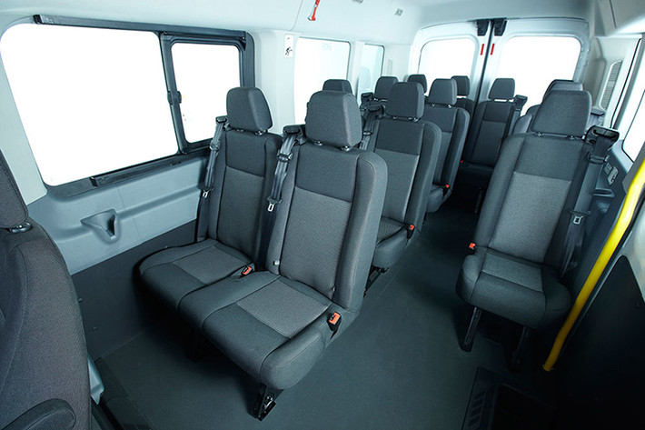 Cung cấp năng lượng cho hệ thống truyền động của mẫu xe thương mại Ford Transit là động cơ Duratorq diesel tăng áp cho công suất tối đa 154 mã lực và mô-men xoắn 385 Nm. Năng lượng được chuyển tới hệ dẫn động bánh xe phía sau thông qua hộp số sàn 6 cấp.