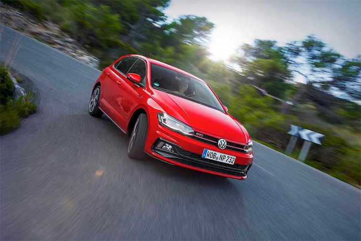 Volkswagen cũng tích hợp cho Polo GTI hệ thống lái đa chế độ. Xe cùng sở hữu hàng loạt trang bị hỗ trợ người lái mới, vốn chỉ có trên các dòng xe cao cấp hơn gồm: phanh khẩn cấp, hệ thống quan sát người đi bộ, tự giới hạn tốc độ, theo dõi áp suất lốp. Xe còn có tùy chọn hệ thống giữ ga tự động thông minh, cảnh báo điểm mù, cảnh báo xe đang vượt...